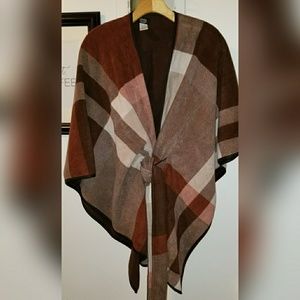 Jones NY Plaid Cape with Belt